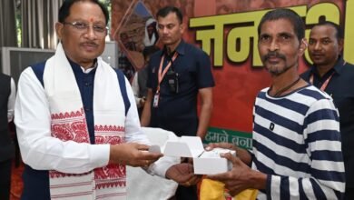 मुख्यमंत्री श्री विष्णुदेव साय ने समझी पीड़ा, तुरंत बढ़ाया कदम – श्री रमन निर्मलकर को सौंपा श्रवण यंत्र