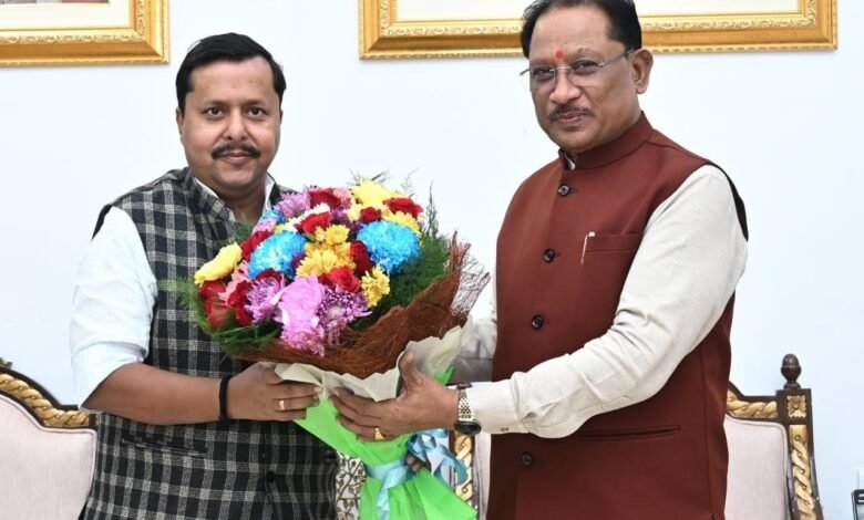 मुख्यमंत्री श्री विष्णु देव साय से बिहार के पथ निर्माण मंत्री श्री नितिन नवीन ने की सौजन्य मुलाकात