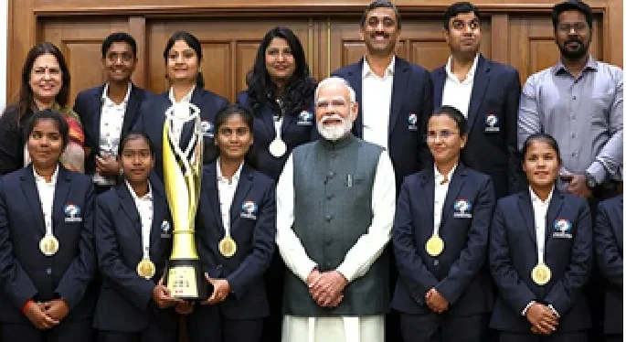 PM ने टी-20 क्रिकेट विश्व कप विजेता भारतीय महिला दृष्टिबाधित खिलाड़ियों से बातचीत की PM ने टी-20 क्रिकेट विश्व कप विजेता भारतीय महिला दृष्टिबाधित खिलाड़ियों से बातचीत की