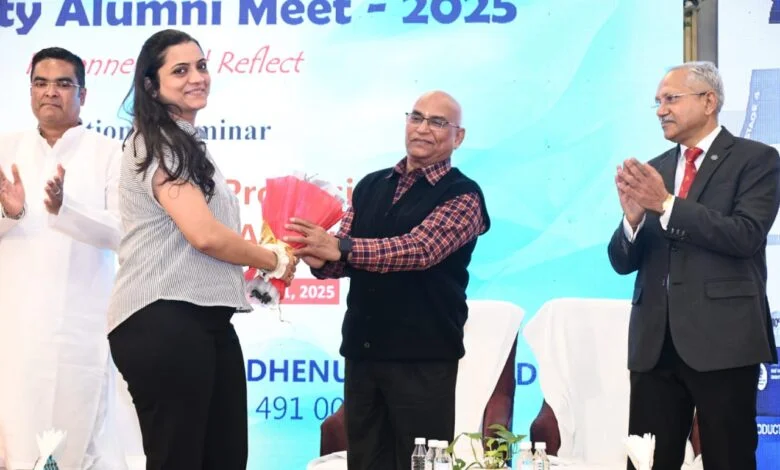 कामधेनु विश्वविद्यालय में पूर्व छात्र-छात्राओं का मिलन समारोह, अपने अपने अनुभवों को किया साझा