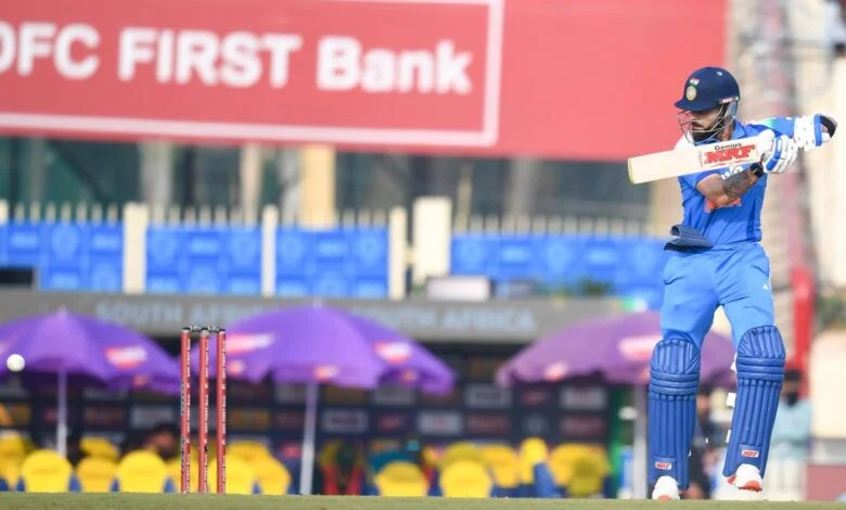 वनडे सीरीज : कोहली ने शानदार 135 रनों की पारी खेलकर 52वां वनडे शतक जमाया
