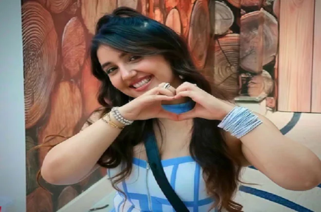 अशनूर कौर बिग बॉस 19 से बेघर होने पर टूटी