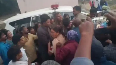 कार्रवाई करने पहुंची आबकारी टीम पर हमला, अधिकारी को बनाया बंधक