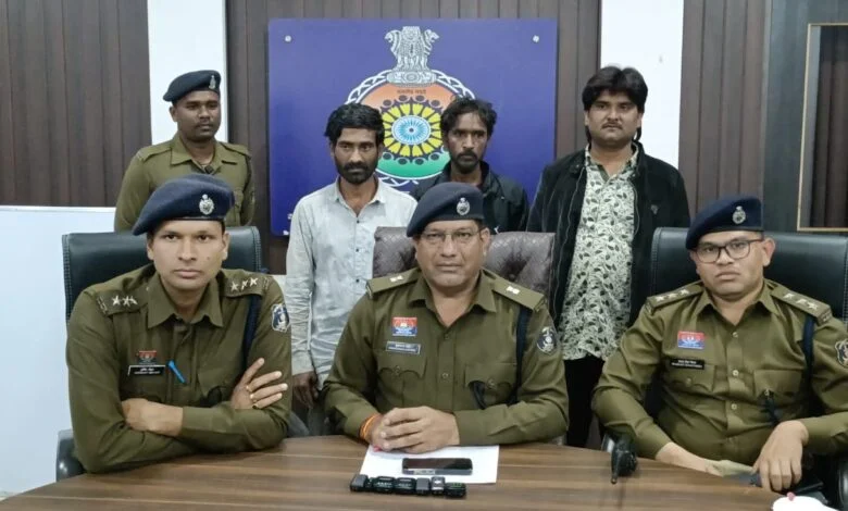 पुलिस की बड़ी कार्रवाई, नशीली दवाइयों की अवैध बिक्री में लिप्त तीन आरोपी गिरफ्तार