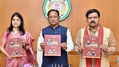 प्रधानमंत्री आवास योजना (ग्रामीण) में ऐतिहासिक उपलब्धि: मुख्यमंत्री श्री विष्णु देव साय ने कॉफी टेबल बुक का किया अनावरण