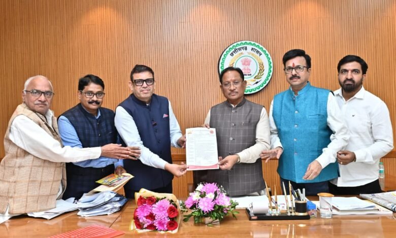 मुख्यमंत्री से CAIT प्रतिनिधियों की सौजन्य मुलाकात, स्वदेशी संकल्प यात्रा में शामिल होने का दिया आमंत्रण