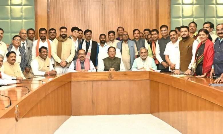 मुख्यमंत्री श्री साय से साहू समाज के प्रतिनिधिमंडल ने की सौजन्य मुलाकात