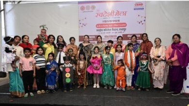 साइंस कॉलेज मैदान में चल रहे स्वदेशी मेले के रविवार की शुरुआत