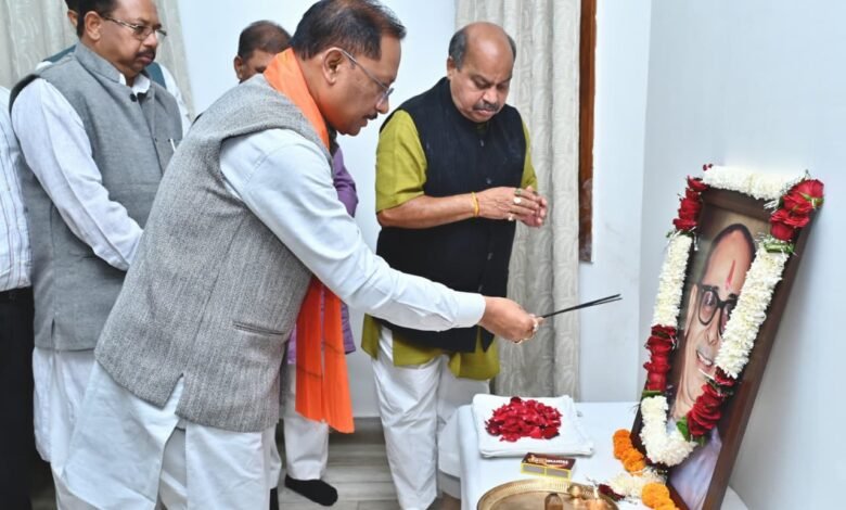 मुख्यमंत्री श्री विष्णुदेव साय ने कुशाभाऊ ठाकरे की पुण्यतिथि पर दी श्रद्धांजलि