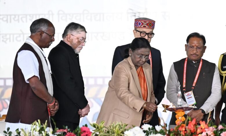 राष्ट्रपति श्रीमती द्रौपदी मुर्मू ने ‘जशक्राफ्ट’ एवं जशपुर की जनजातीय मातृशक्ति के कौशल की सराहना की