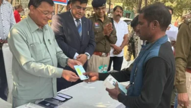 नव वर्ष के पहले दिन खिले 100 नागरिकों के चेहरे, लंबे समय से गुम हो चुके मोबाईल लौटाए