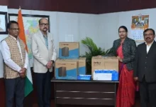 राज्यपाल डेका ने कस्तूरबा गांधी बालिका आवासीय विद्यालय को प्रदान किए पांच कम्प्यूटर राज्यपाल डेका ने कस्तूरबा गांधी बालिका आवासीय विद्यालय को प्रदान किए पांच कम्प्यूटर