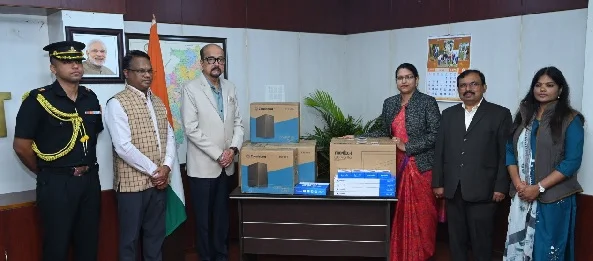 राज्यपाल डेका ने कस्तूरबा गांधी बालिका आवासीय विद्यालय को प्रदान किए पांच कम्प्यूटर